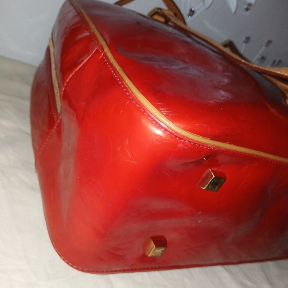 Louis Vuitton Red Monogram Vernis Leather Sutton Handbag - Picture 11 of 16